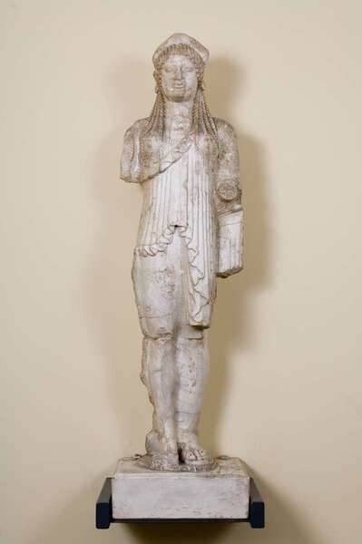 Statue of a Kore (plaster cast)