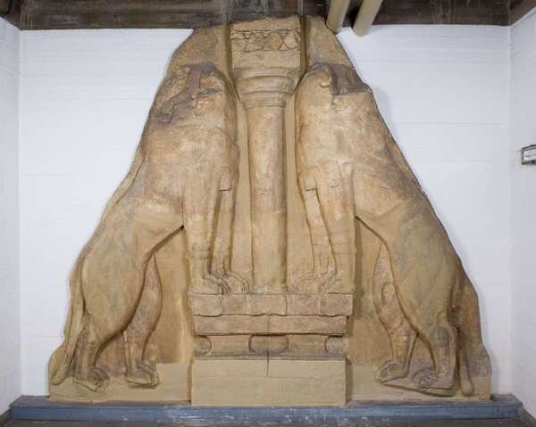 Relief with two confronting lionesses above the lintel of the Lion Gate of the citadel of Mycenae (plaster cast)