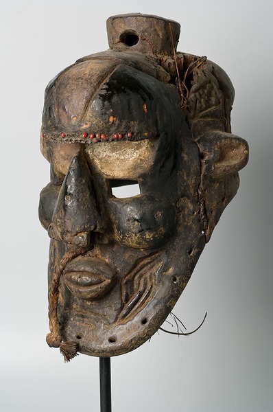 Anthropomorphic clock mask