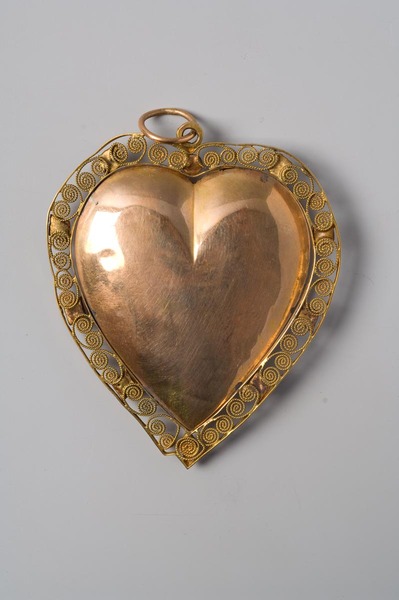 Heart-shaped medallion