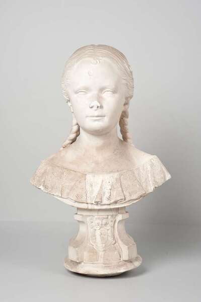 Bust of a young girl, assumed to be Eleonora Ursula of Arenberg (1845-1919) as a child