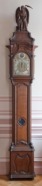 Standing clock