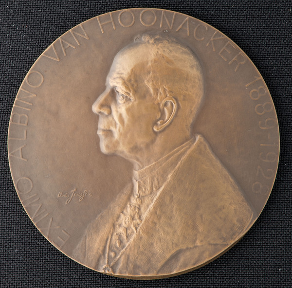 Portrait medal of Albien van Hoonacker (1857-1933)