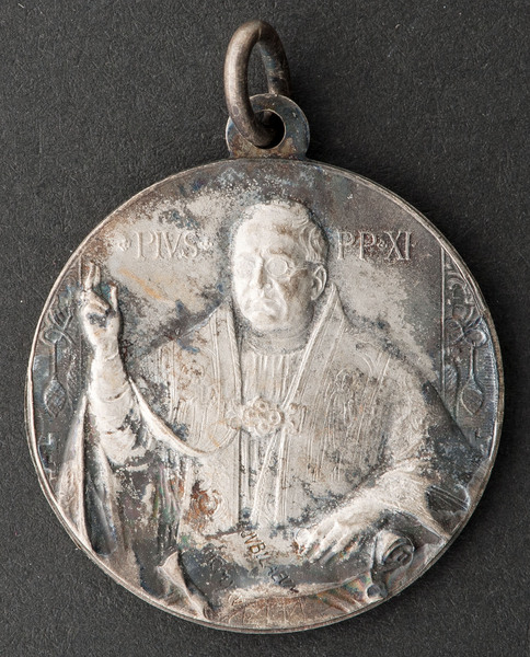 Medal on the Vatican jubilee year of 1925